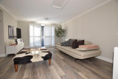Living room 3
