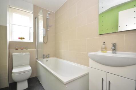 9010uruu-bathroom...