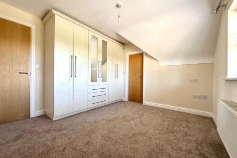 Bedroom 1 (2)