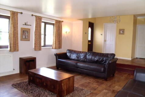 Lounge/Hallway