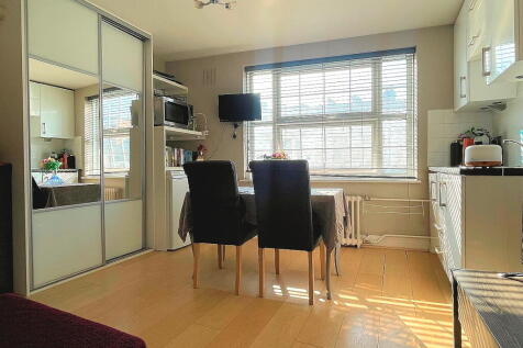 Studio Room