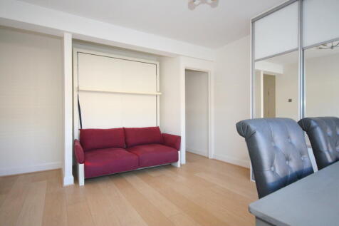 Studio Room