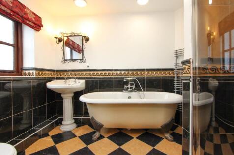 Bed 1 Ensuite