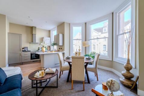 3, LOUNGE KITCHEN 2.jpg