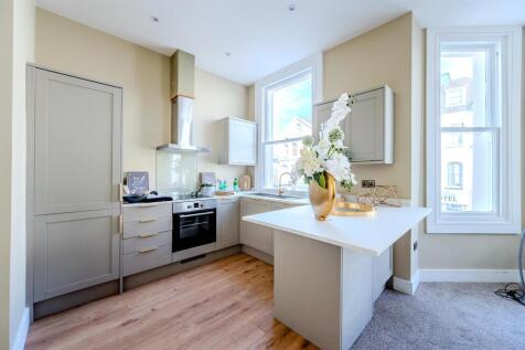 3, KITCHEN.jpg