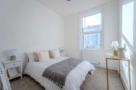 3, bed 2.jpg