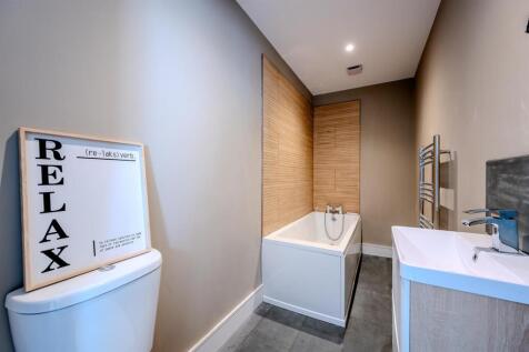 4, BATH.jpg