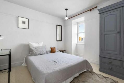 Bedroom 2.JPG