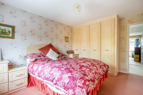 bedroom (1 of 2).jpg
