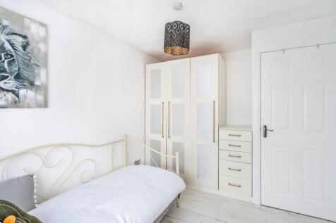 3 stephensons close-2.jpg