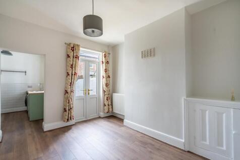 5 Neville Terrace-13.jpg