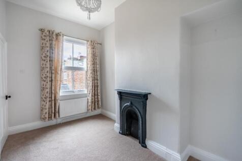 5 Neville Terrace-21.jpg