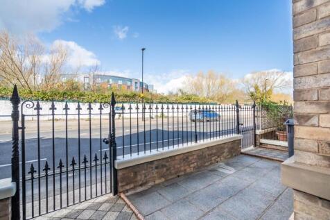 barbican road-16.jpg