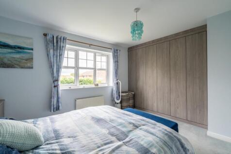 manor farm close-16.jpg