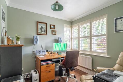 manor farm close-14.jpg