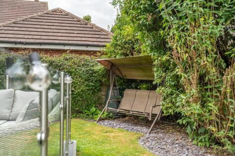 manor farm close-27.jpg