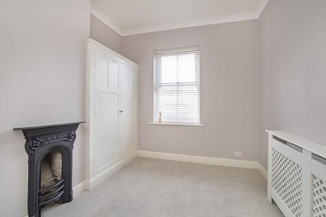Photograph 8 - 8 Grange Street.jpeg