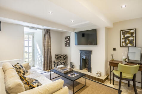 Living Room - Suite