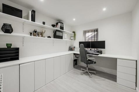 Office/Bedroom 6