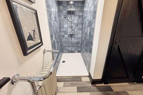 En suite shower room