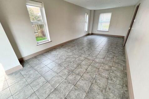 Sitting room/dining room