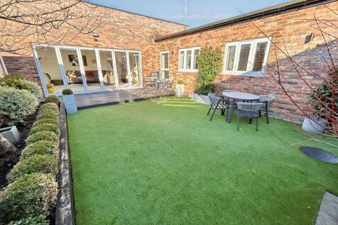 Enclosed garden
