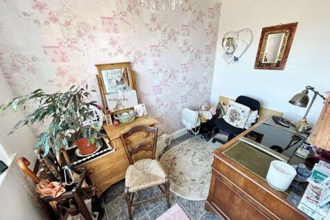 Bedroom 3/Study