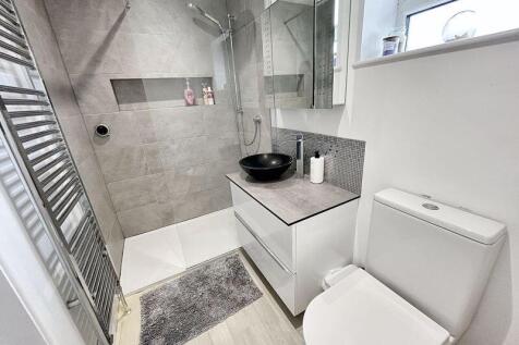 En suite shower room