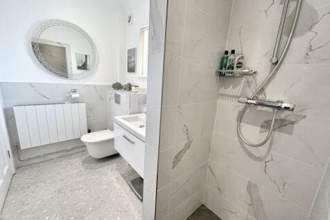En suite shower room