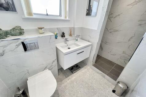 En suite shower room