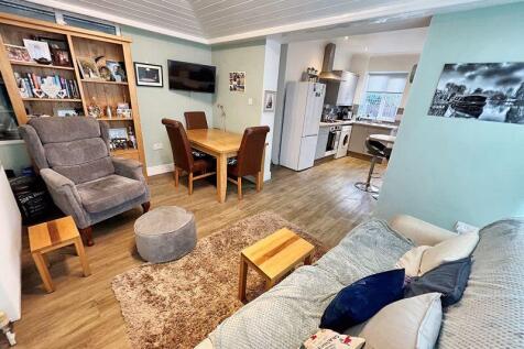 Sun lounge/dining room