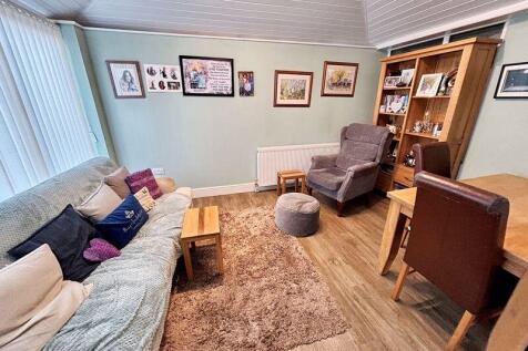 Sun lounge/dining room