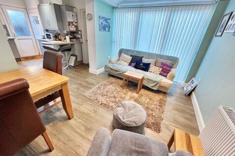 Sun lounge/dining room