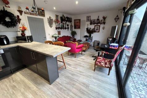 Kitchen/lounge