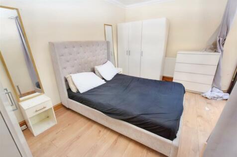 Bedroom: