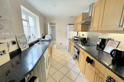 Kitchen: