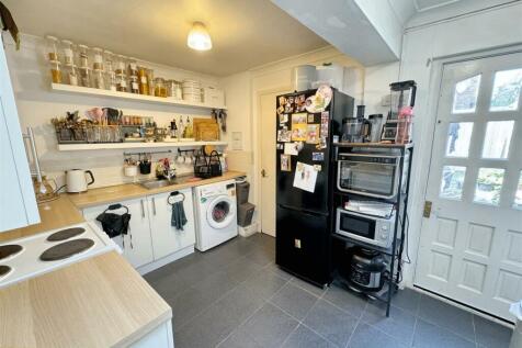 Kitchen:
