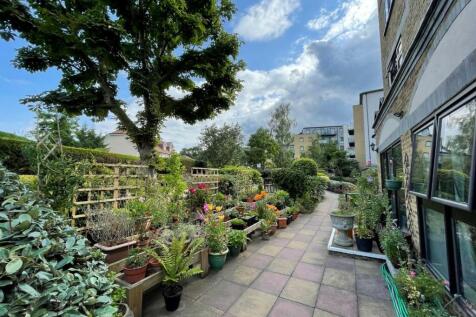 communal patio.jpg