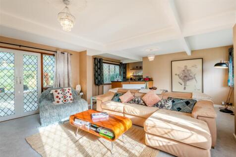 8637765-interior03.jpg