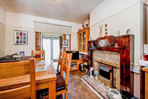 8590700-interior18-800.jpg