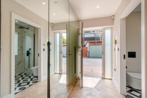 8646030-interior25.jpg