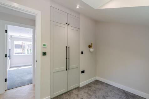 8646030-interior40.jpg