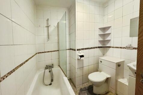 pbox-bathroom-330229.jpeg
