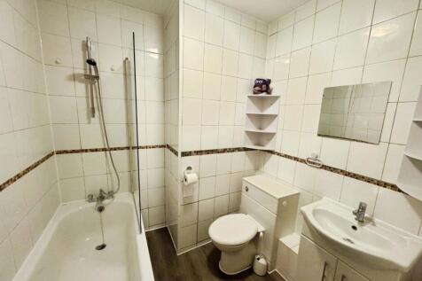 pbox-bathroom-330229.jpg