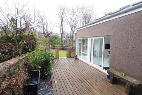 Rear decking area