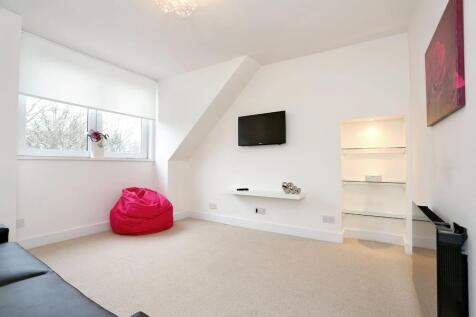 Lounge - Photograph 2