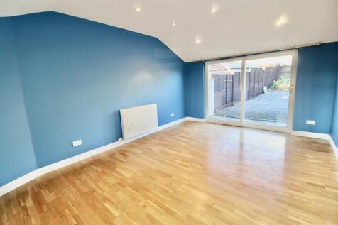 Lounge - family room - photograph 2
