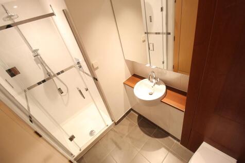 Shower room 2