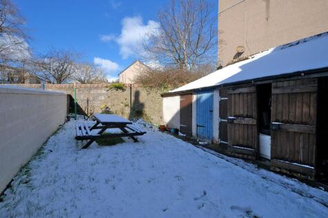 Rear garden (snow)