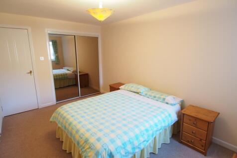 Bedroom 2 (2)